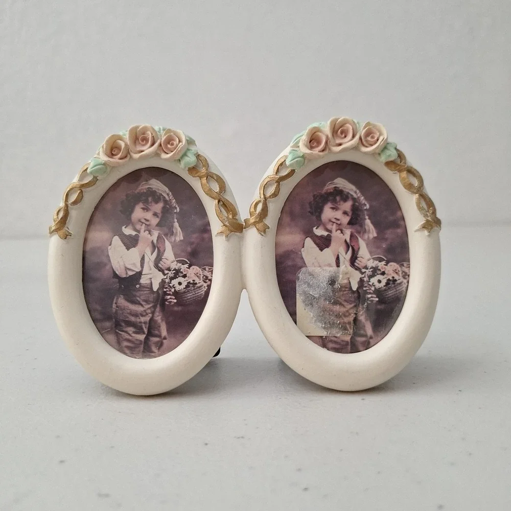 Vintage MCM Double Picture Frame Roses‎ Design Carved Wood TAIWAN 3.5